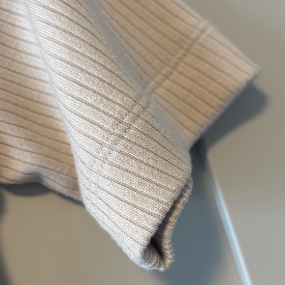 Urban Outfitters Beige Ribbed Short Sleeve Tee - Picture 8 of 8